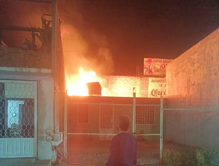 Se registra segundo incendio en Morelia, ahora en Villas del Oriente