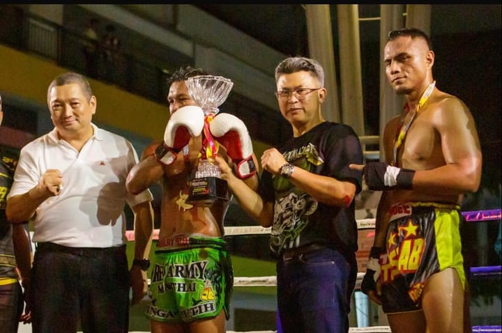 Muaythai: Pro and semi-pro fights thrill the crowd in Bintulu