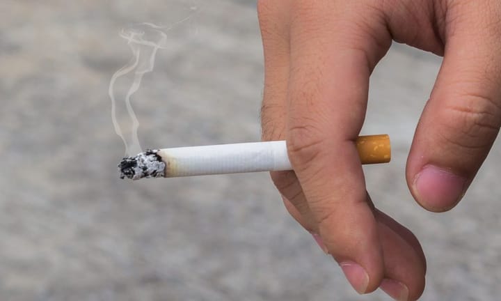 É preciso proteger as crianças e jovens das "táticas predatórias" da indústria do tabaco