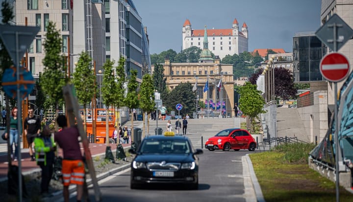 Bratislavskí poslanci schválili 26 žiadostí o dotácie v štyroch výzvach