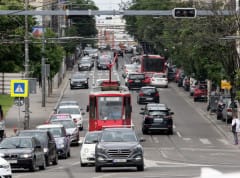 Saobraćaj umerenog intenziteta, teretna vozila na Batrovicma čekaju šest sati