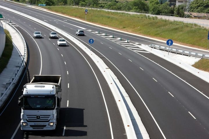 Očekuje se pojačan saobraćaj, teretna vozila na Batrovcima čekaju 60 minuta