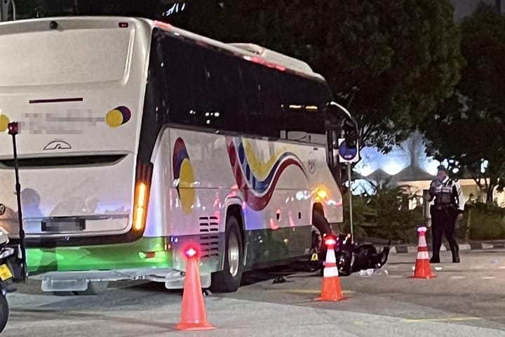 23-year-old motorcyclist dies after accident at junction of Bencoolen Street and Stamford Road