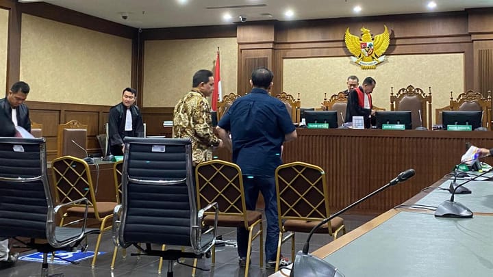 Jadi Perantara Uang Korupsi BTS Kominfo ke BPK, Sadikin Rusli Divonis 2,5 Tahun Penjara