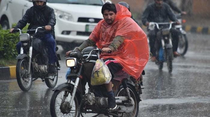 Karachi likely to witness thundershowers today amid scorching heat