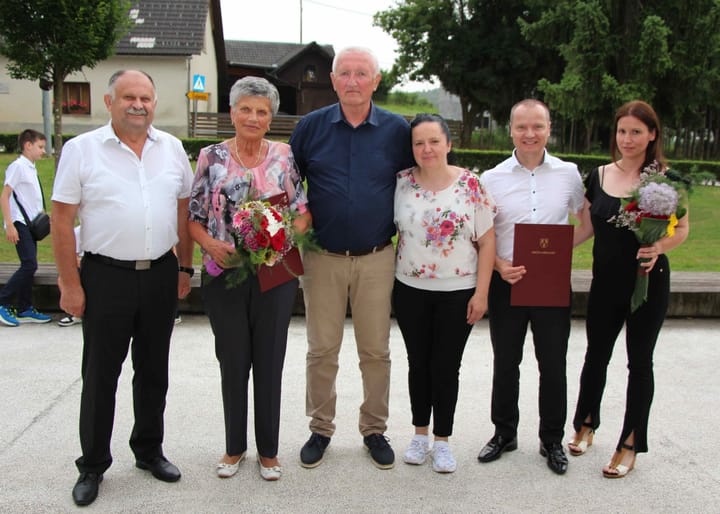 Plaketa Janezu Mežanu in Štefki Žagar, županovo priznanje karate klubu